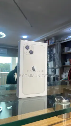 New Apple iPhone 13 128 GB White