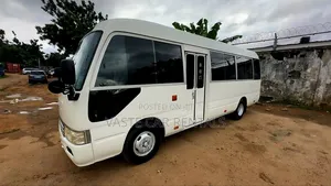 Fully Air Conditioner White Toyota 2018 Coaster