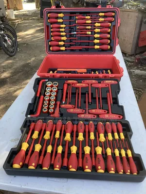 Wiha 32800 80-Piece Insulated Tool Set