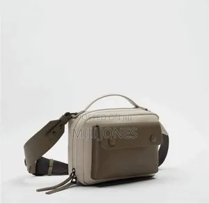 *Vintage Cross Body Bag*