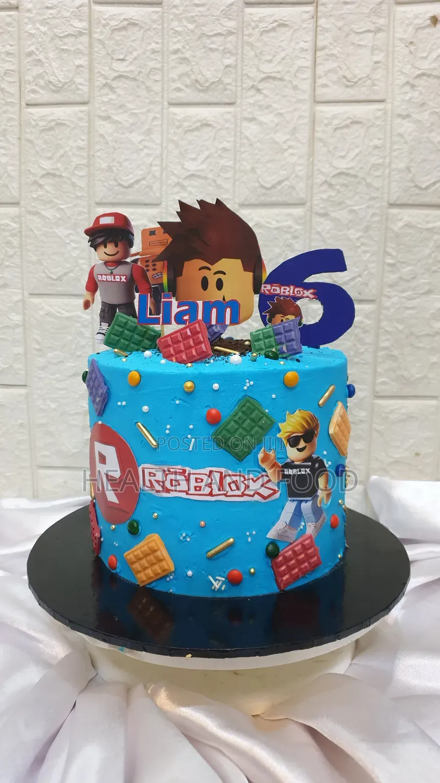 8"Three Layers Cake