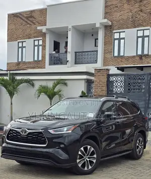 Toyota Highlander XLE 2022 Black