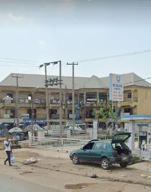 Commercial Plaza With C Of O Documents