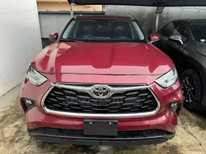 Toyota Highlander 2022 Red
