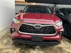Toyota Highlander 2022 Red