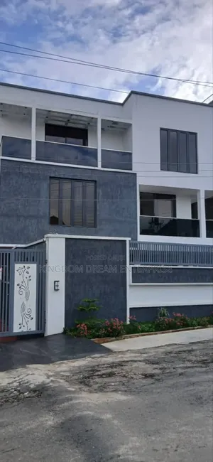 5bdrm House in Omole Phase 1 for sale