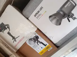 Aputure Amaran300c / Godox Ml60bi
