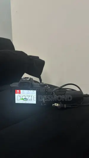 Canon Eos M50