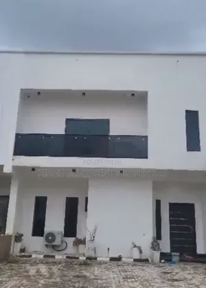 Furnished 3bdrm Duplex in Off Airport Road, Warri for sale