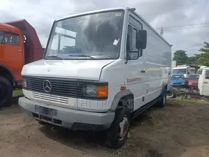 Mercedes-Benz Tourismo 2002 White