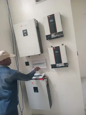Solar Power Solution With Hybrid System