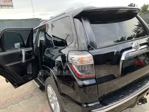 Toyota 4-Runner Limited 2WD 2011 Black