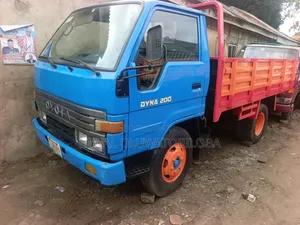 Nigeria Use Toyota Dyna 200 Diesel Engine