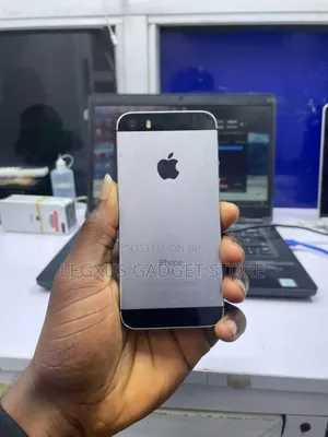 Apple iPhone SE 32 GB Gray