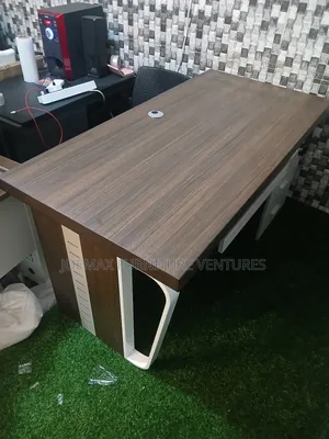 Simple Executive Office Table .