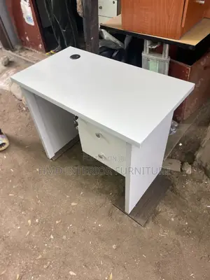 Office Table 3ft by 20 Inches Central Lock