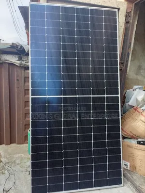 585watts Solar Panel 144 Cell