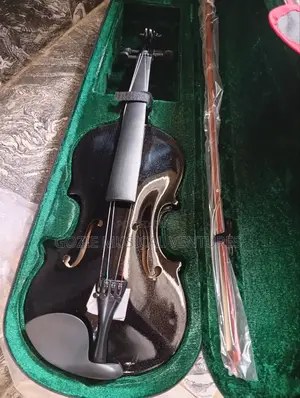 Yamaha 4/4 Violin Black