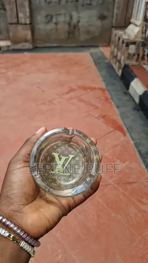 Premium Glass Ashtray – Sleek Durable