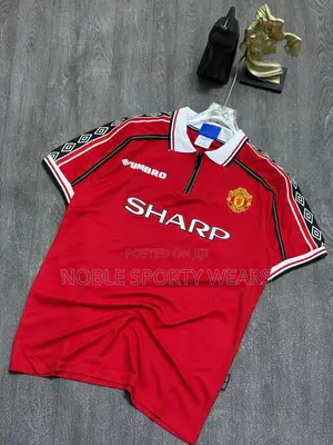 Manchester United Vintage Retro, Iconic Wear!