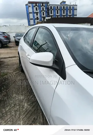 Toyota Corolla LE 4dr Sedan (1.8L 4cyl CVT) 2014 White