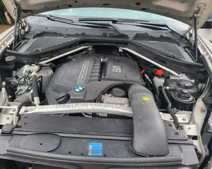 BMW X6 xDrive35i 4x4 Coupe (3.0L 6cyl 8A) 2011 Gold