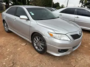 Toyota Camry SE 4dr Sedan (2.5L 4cyl 6AM) 2010 Silver