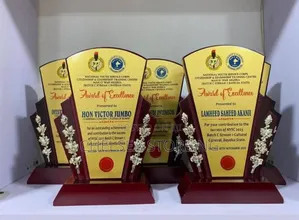 Wooden Award Plague Qrt22