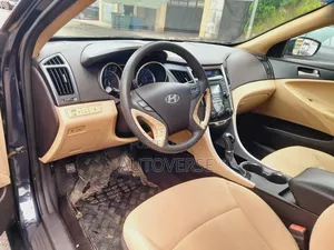 Hyundai Sonata GLS Sedan FWD (2.4L 4cyl 6A) 2012 Black