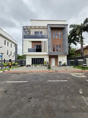 Furnished 5bdrm Duplex in Utako for sale