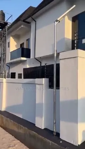 4bdrm Duplex in Phase 1 By Vanguard,, Oshimili South for sale