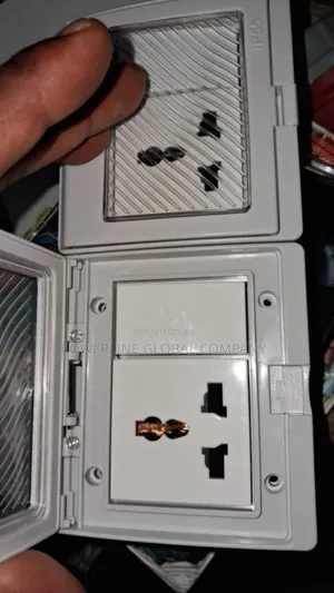 13amps Double Waterproof Socket for Homes/ Companies/ Restaurants