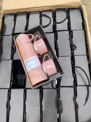 Vacuum Flask With 2 Cups