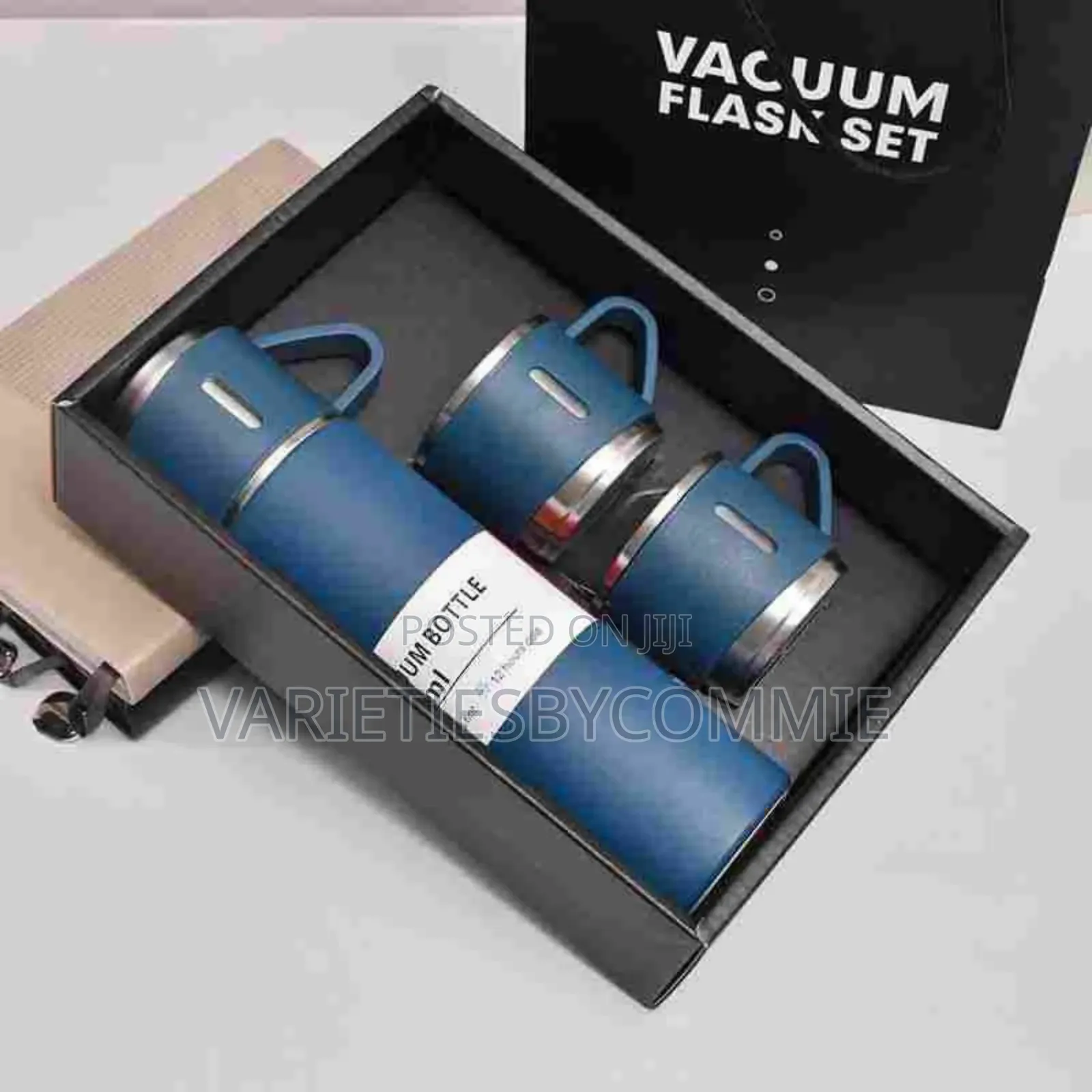 Vacuum Flask With 2 Cups