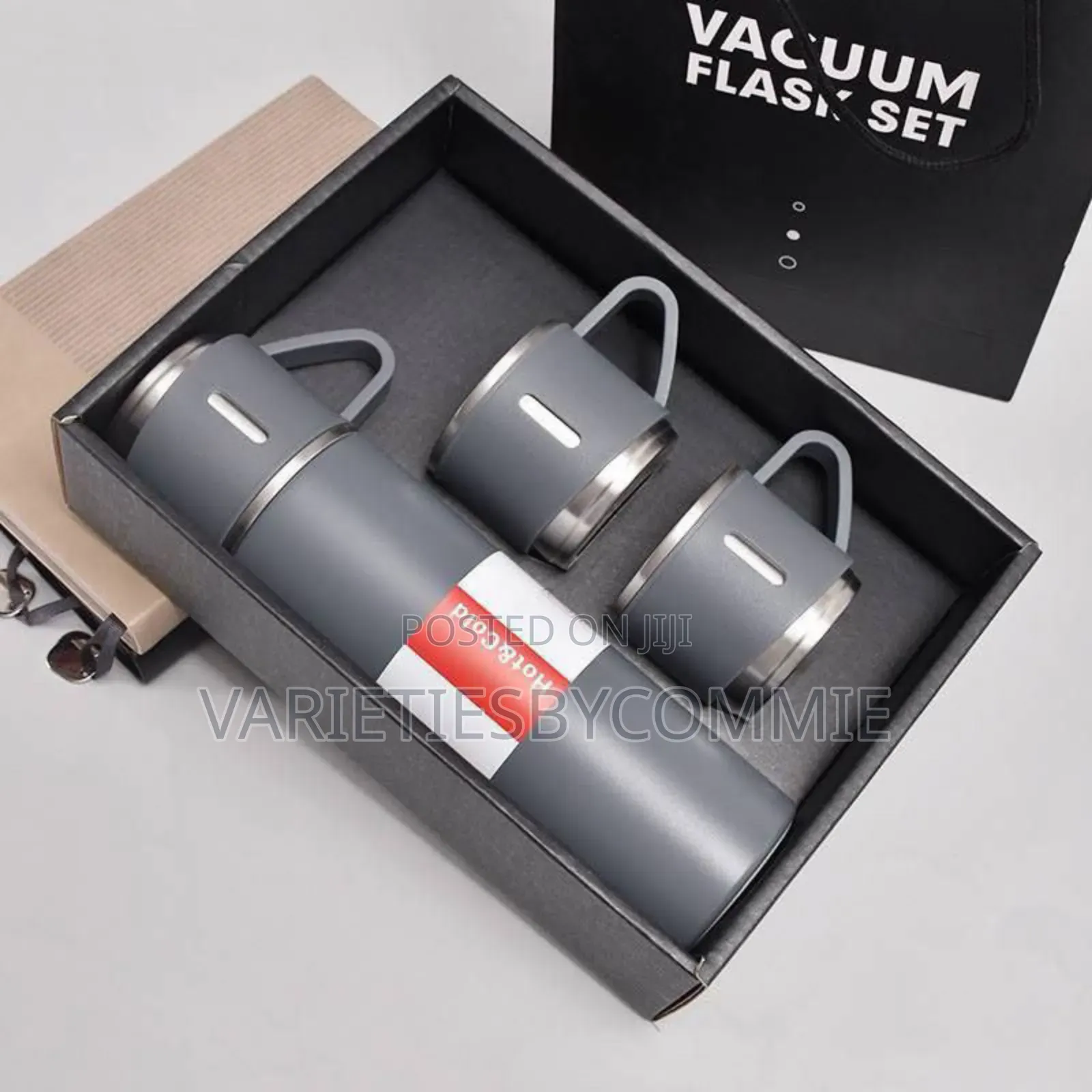Vacuum Flask With 2 Cups
