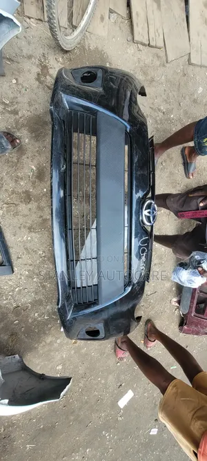 Complete Front Bumper Toyota Corolla 2014 Le