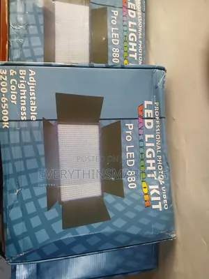 Led 880 Professional Light Kit