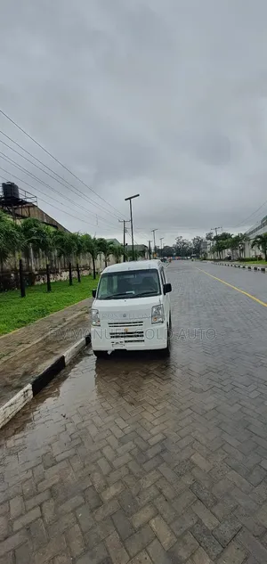 Suzuki APV Minibus 2010 White