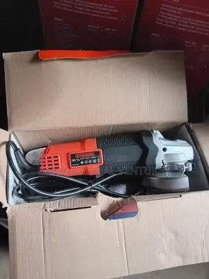 4 1⁄2" Black and Decker Angle Grinder