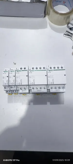 Modular Contactor Relay 1p,2p and 4pole Schneider