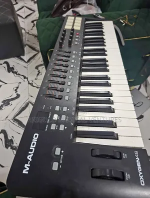 Professional M Audio Midi Keyboard Oxygen 49 3 Months Used Like New 