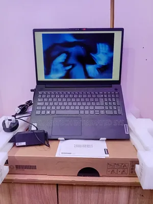 New Laptop Lenovo IdeaPad U300s 8GB Intel Core i3 SSD 256GB
