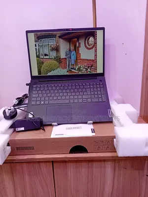 New Laptop Lenovo IdeaPad Y570 8GB Intel Core i3 SSD 512GB
