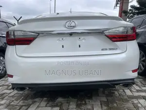 Lexus ES 350 FWD 2017 White