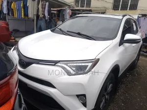 Toyota RAV4 2017 White