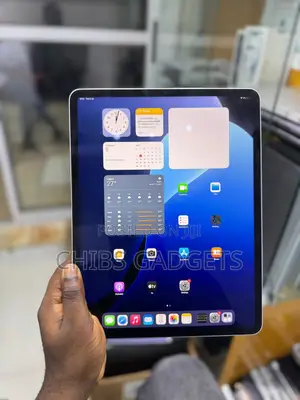 Apple iPad Pro (2022) 128 GB Silver
