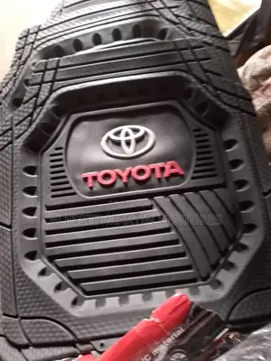 Toyota Thick Cup Mat.