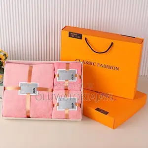 3 In 1 Towel Set With Gift Bag 9500