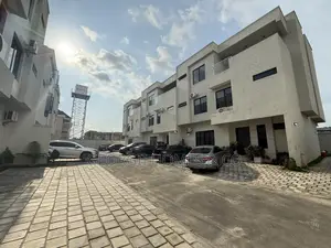 5bdrm Townhouse/Terrace in Jahi for sale
