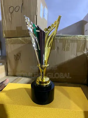 Trophy Gold Plaque, Circle Black Base